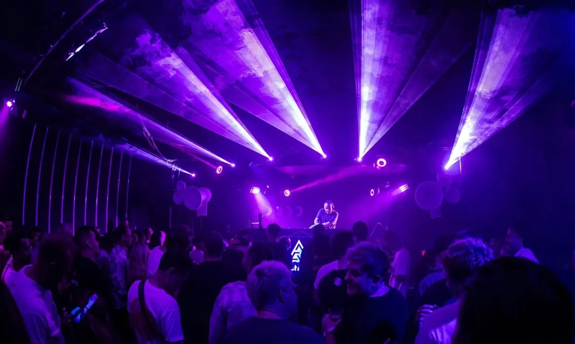 24 Moons — dancefloor lighting