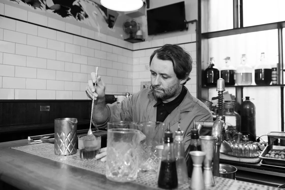 Bar Americano — cocktail preparation