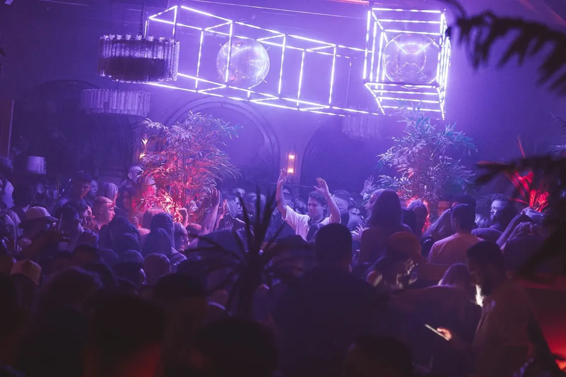 Electric — live DJ lighting