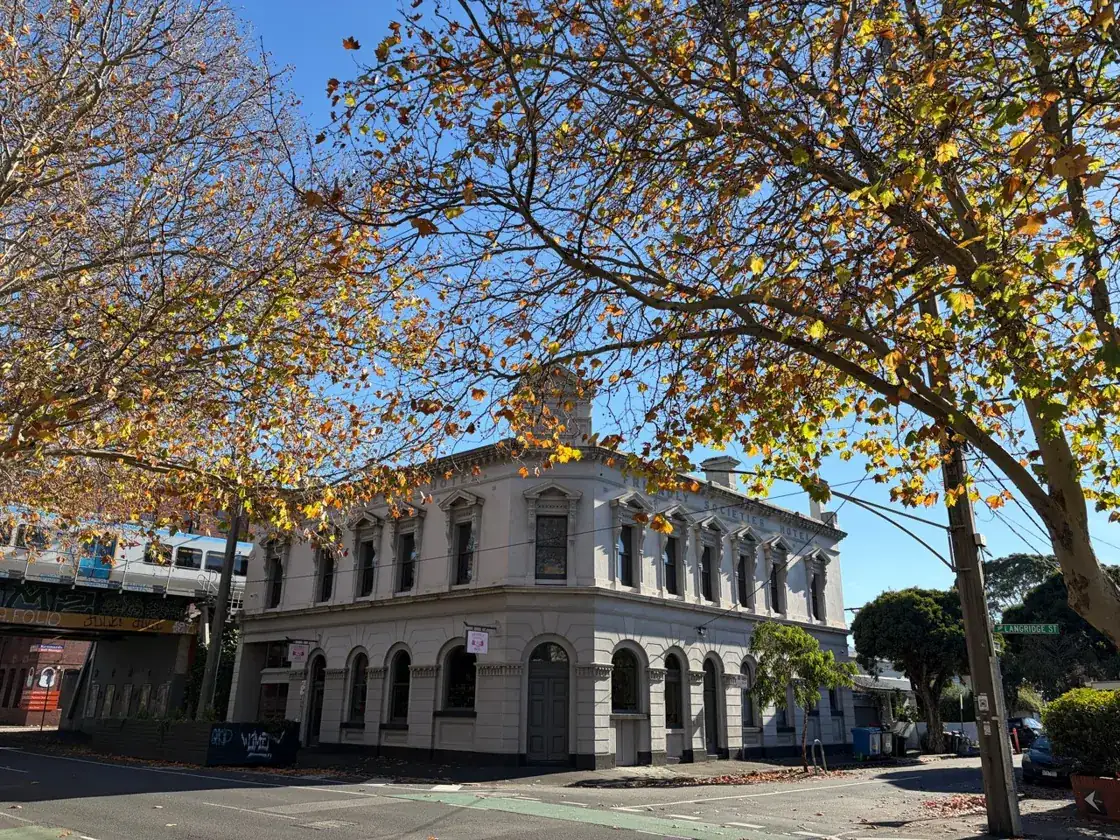 Friendly Societies Hotel — hotel exterior