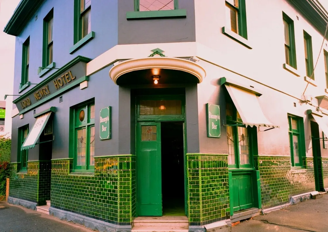 Lord Newry Hotel — hotel exterior