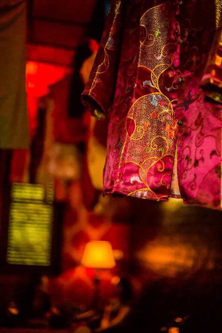 Seamstress — lounge interior